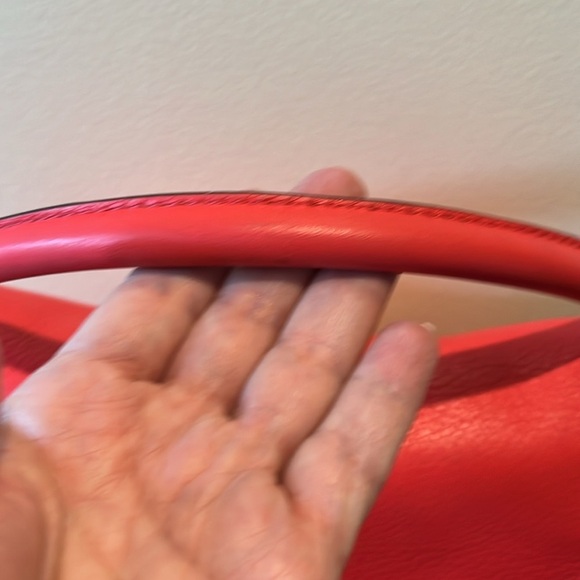 Kate Spade  Like new Satchel Crossbody bag Pebbled leather Red  flap long pocket - Picture 8 of 13